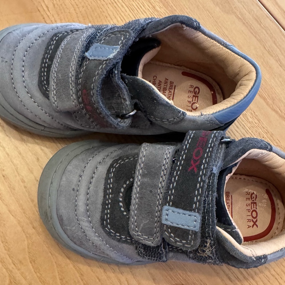 Geox Respira Sneakers Kids Size 22 Grey Blue Suede Double Strap Casual Gorpcore